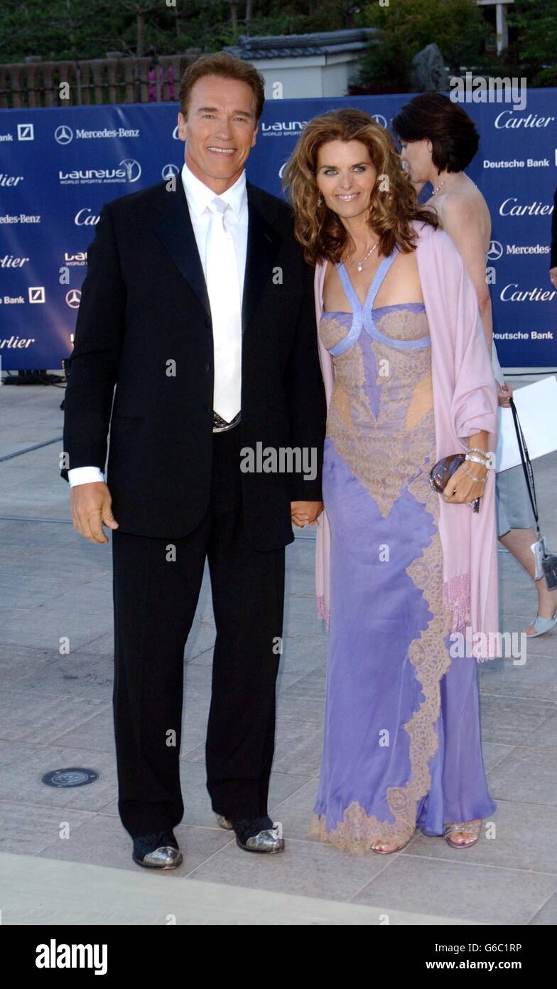 Arnold Schwarzenegger et son épouse Maria Shriver arrivent pour les Laureus World Sports Awards au Forum Grimaldi à Monte Carlo. Banque D'Images