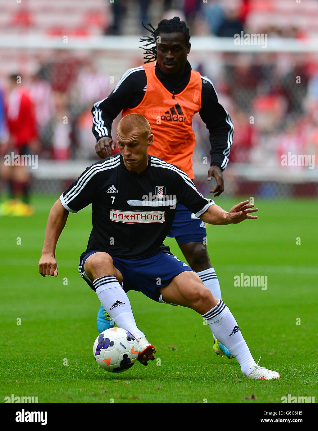 Football - Barclays Premier League - Sunderland / Fulham - Stade de lumière.Steve Sidwell et Derek Boateng de Fulham (haut) Banque D'Images