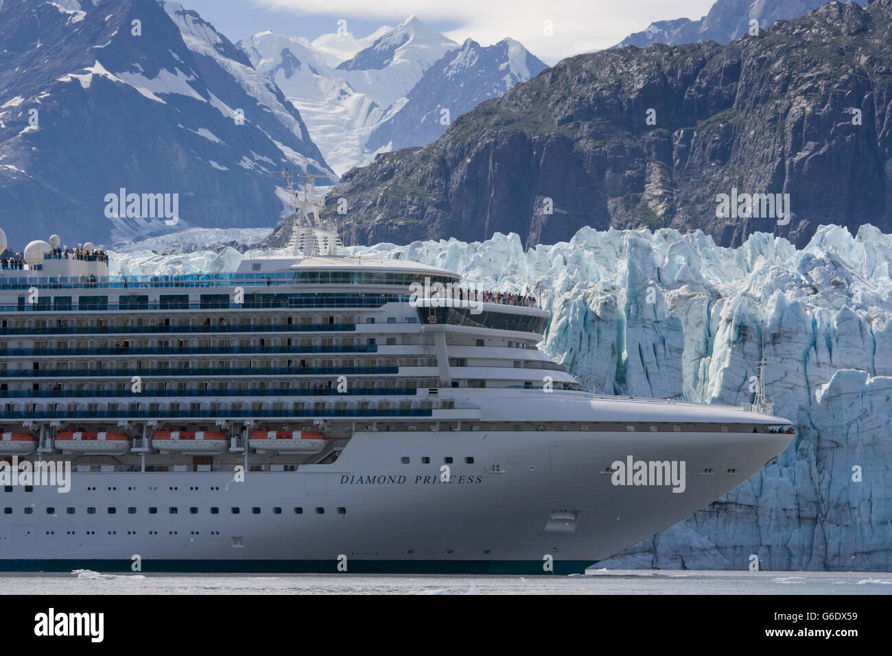 USA, Alaska, Glacier Bay National Park, bateau de croisière MV Diamond Princess près de Margerie Glacier Banque D'Images