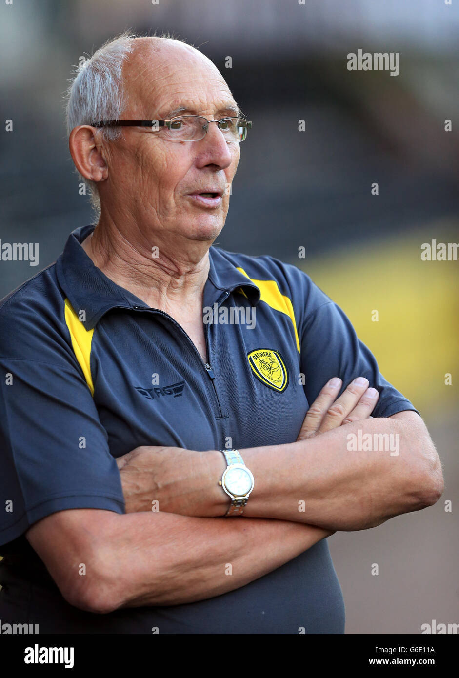 Soccer - Johnstone's Paint Trophy - First Round - Notts County v Burton Albion - Meadow Lane. Ray 'Rocky' Hudson, Burton Albion, responsable du kit Banque D'Images