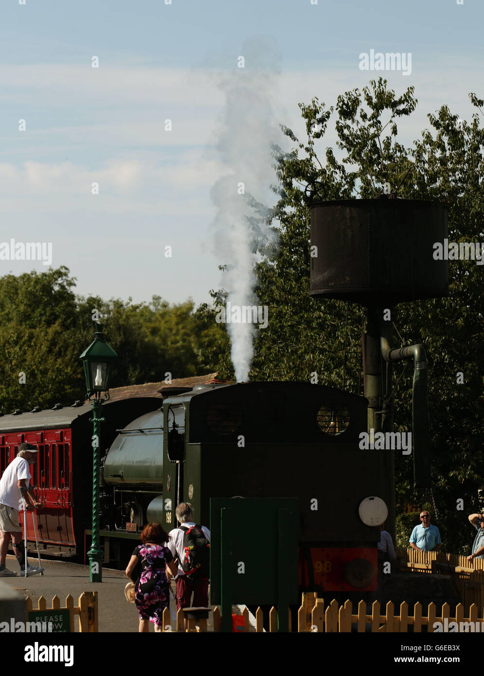 La locomotive du chemin de fer à vapeur de l'île de Wight 'Royal Engineer' à la gare de Havenstreet sur l'île de Wight. APPUYEZ SUR ASSOCIATION photo. Date de la photo : jeudi 5 septembre 2013. Le crédit photo devrait se lire: Yui Mok/PA Wire Banque D'Images