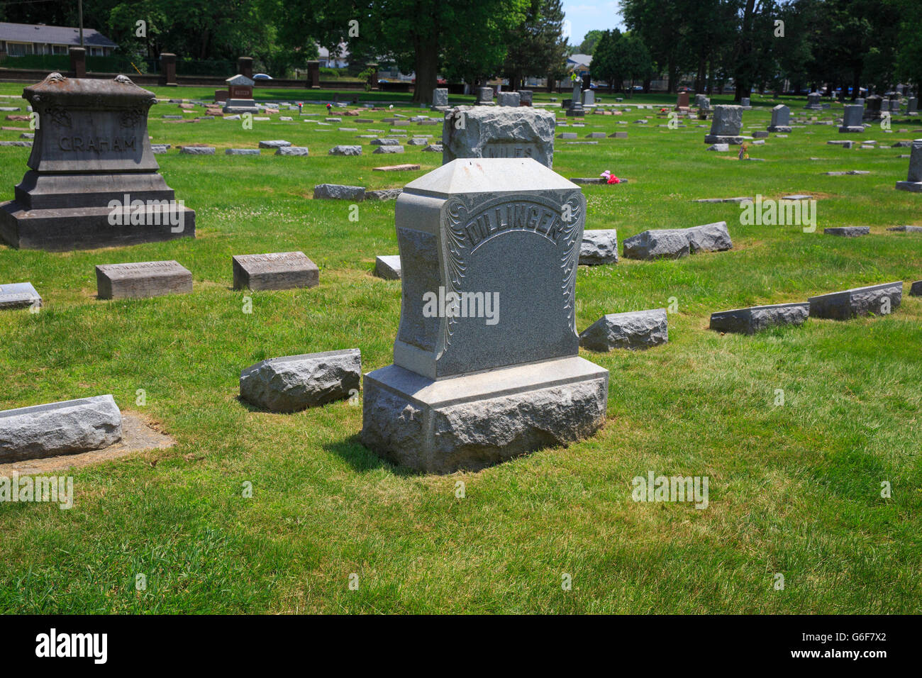 Pierre tombale de la famille de la famille de John Herbert Dillinger, braqueur de banque américain. Banque D'Images Pierre tombale de la famille de la famille de John Herbert Dillinger, braqueur de banque américain. Banque D'Images