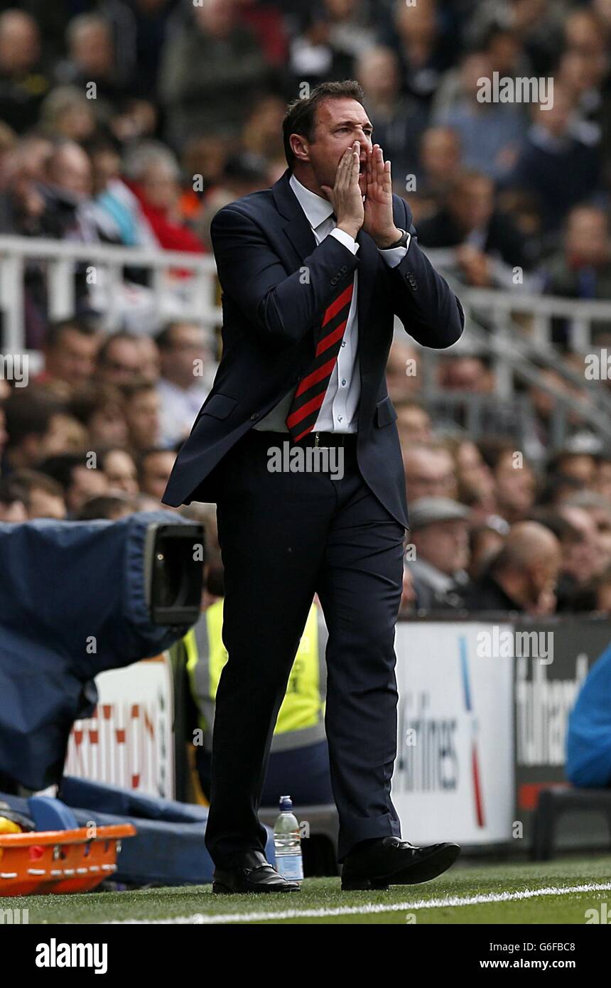 Football - Barclays Premier League - Fulham / Cardiff City - Craven Cottage.Malky Mackay, directeur de la ville de Cardiff, sur la ligne de contact Banque D'Images