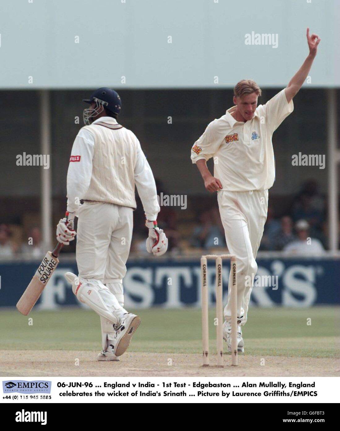 06-JUN-96, Angleterre v Inde - 1er test - Edgebaston, Alan Mullally, Angleterre célèbre la cricket de Srinath en Inde, photo de Laurence Griffiths/EMPICS Banque D'Images