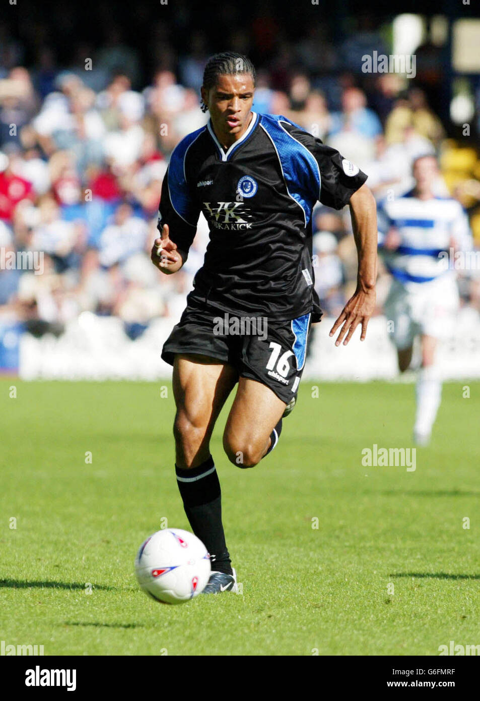 Caleb Folan de Chesterfield, lors de leur match de division nationale deux au terrain de Loftus Road de QPR à Londres. PAS D'UTILISATION DU SITE WEB DU CLUB OFFICIEUX. Banque D'Images