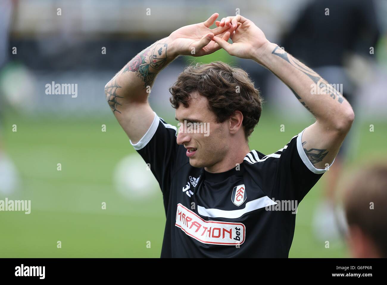 Football - Barclays Premier League - Fulham / Cardiff City - Craven Cottage. Fernando Amorebieta de Fulham pendant l'échauffement Banque D'Images