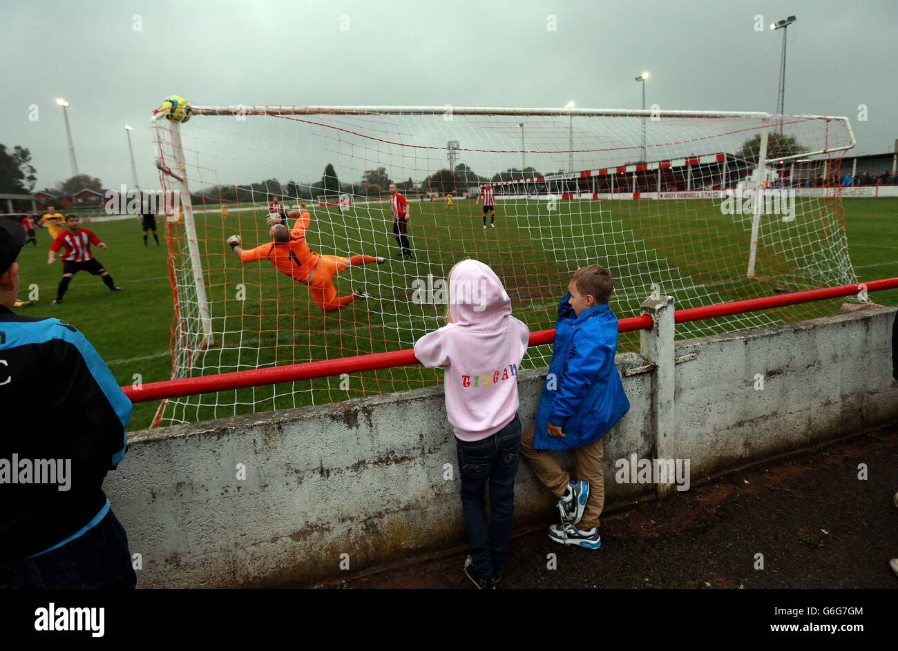 Football - FA Cup - troisième ronde de qualification - Atherstone Ville v Barrow - Sheepy Road Banque D'Images