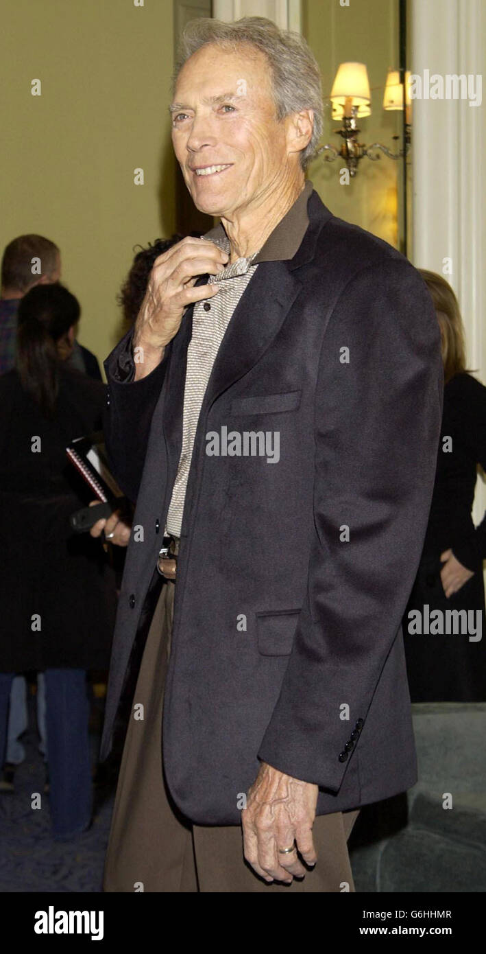 Directeur Clint Eastwood pendant un photocall pour son nouveau film 'Lystic River' à l'hôtel Claridge dans le centre de Londres. Banque D'Images