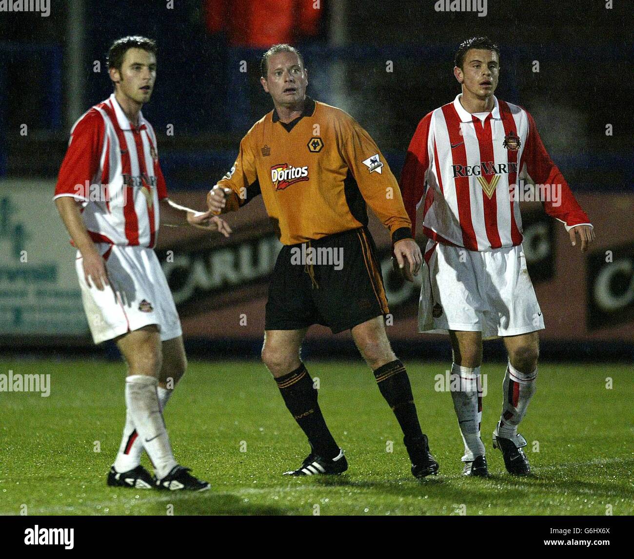 Paul Gascoigne (au centre) jouant pour Wolverhampton Wanderers réserves contre Sunderland réserves à Telford's Buck Head Ground, Telford, dans la FA Barclaycard Premier Reserve League North. Banque D'Images