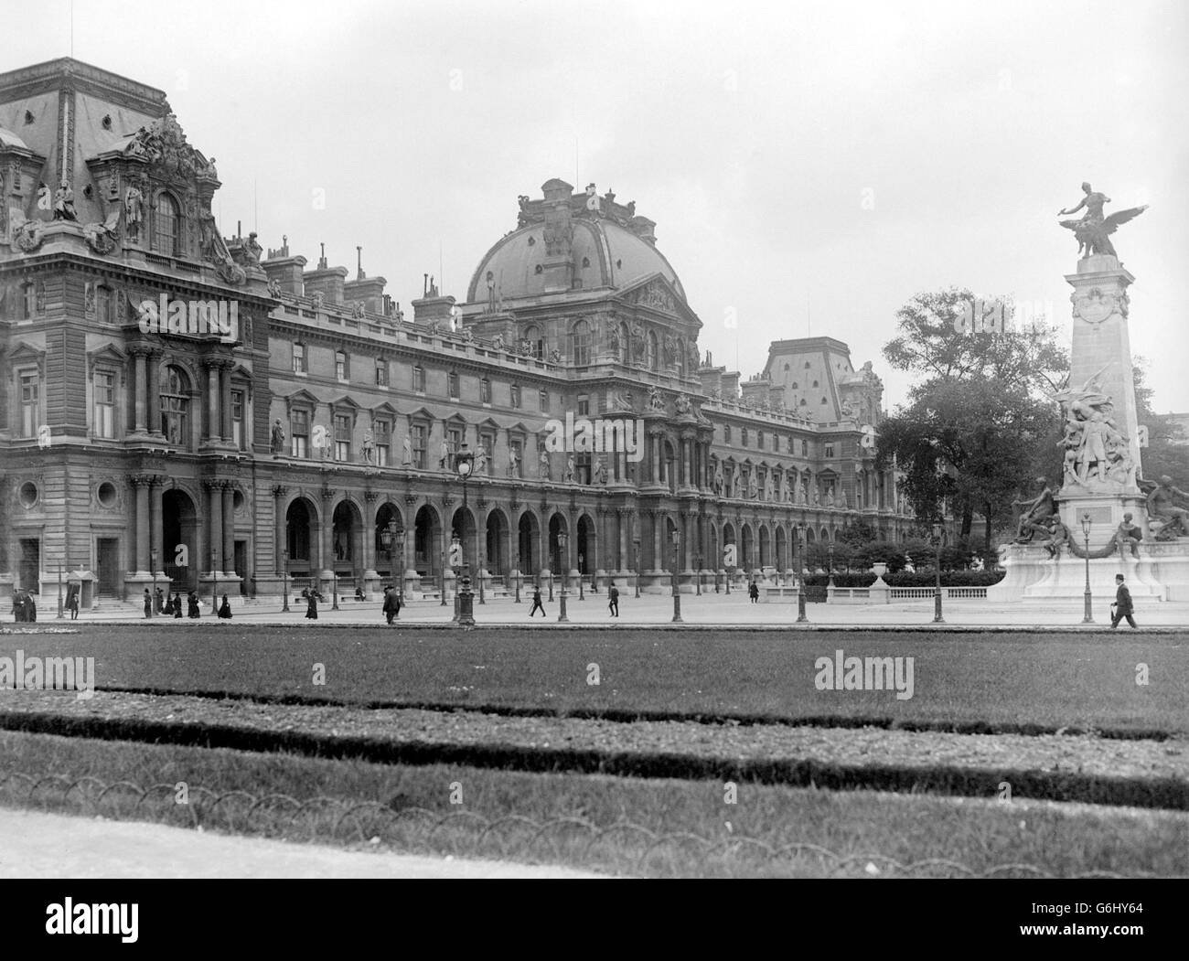 Paris, le Louvre.1912..Paris, le Louvre.1912. Banque D'Images