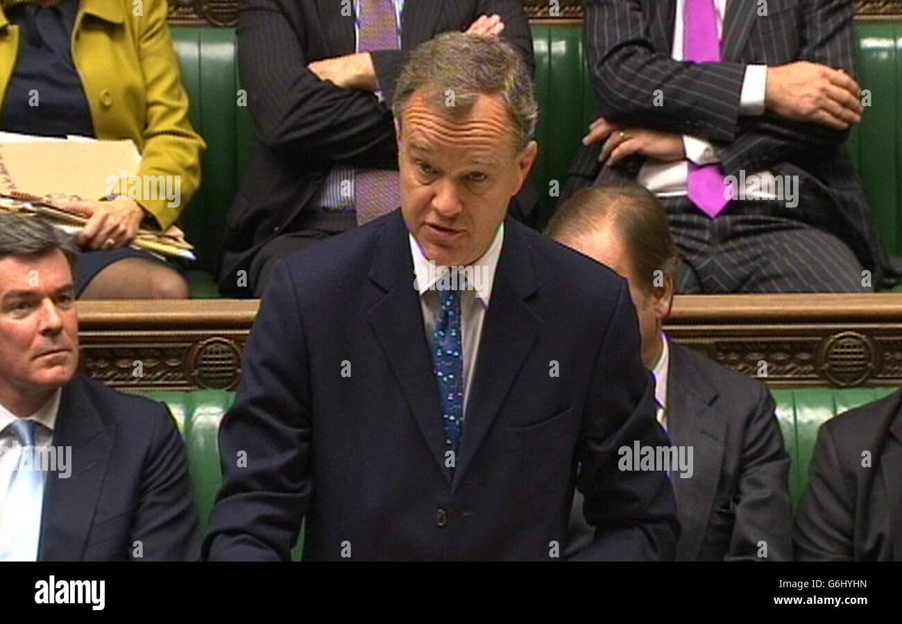 Le sous-secrétaire parlementaire du Bureau des affaires étrangères et du Commonwealth, Mark Simmonds, député, fait une déclaration sur Gibraltar à la Chambre des communes de Londres. Banque D'Images