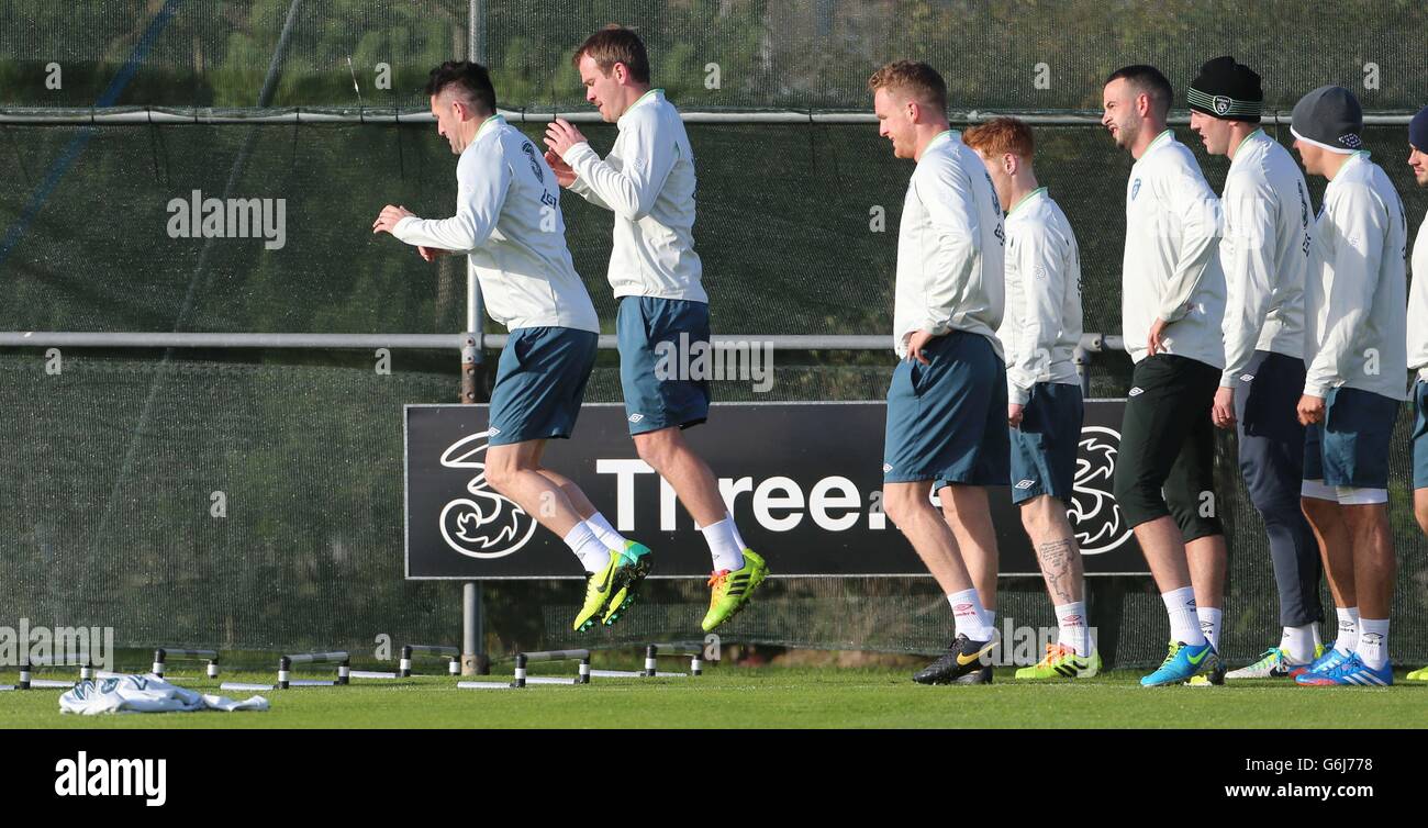 Robbie Keane et Glenn Whelan, de la République d'Irlande, lors d'une séance d'entraînement au parc Gannon, Malahide. Banque D'Images