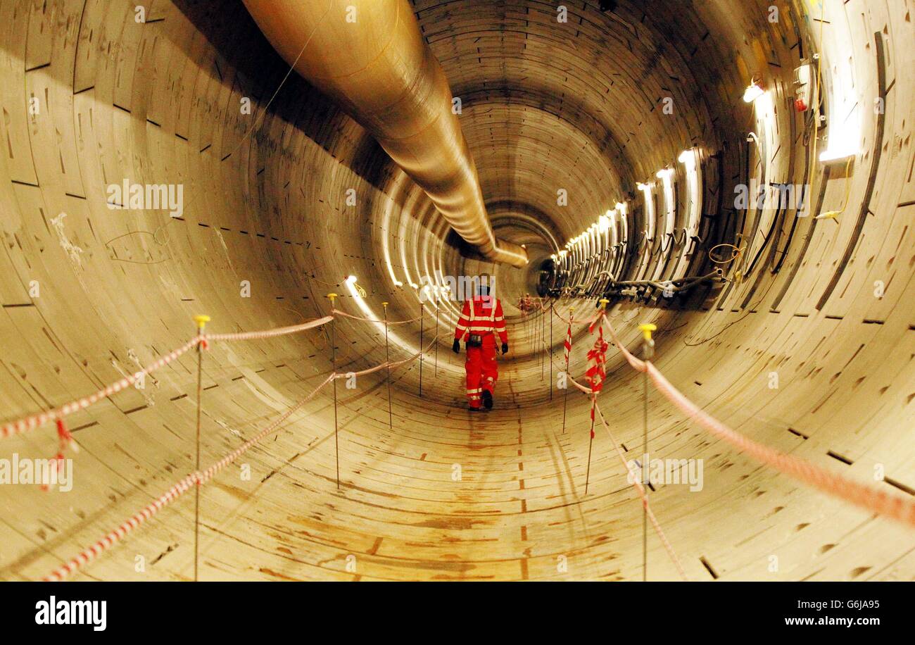 ouvrier-crossrail-sam-agyeman-banque-de-photographies-et-d-images