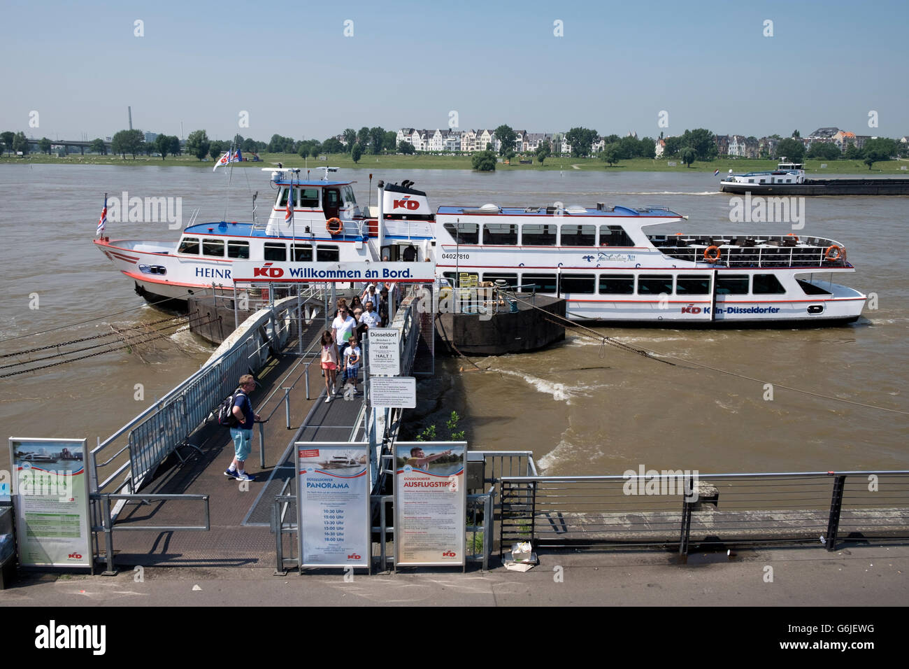 KD Rhin croiseurs, Düsseldorf, Allemagne. Banque D'Images