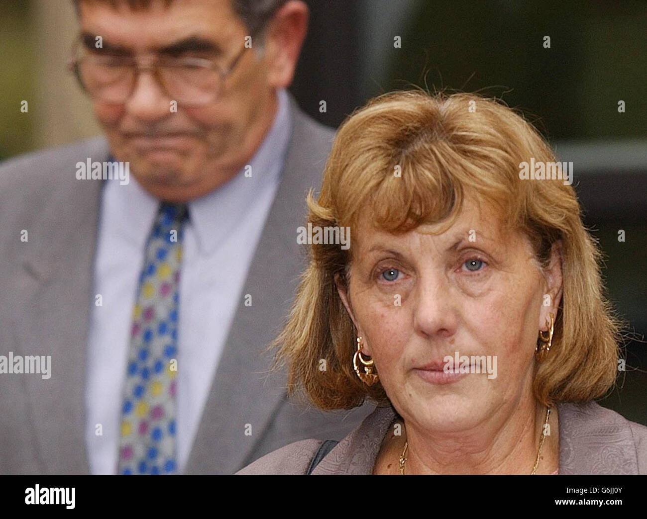 Wanda et Ray Moran, les parents de Rachel Moran assassinée, quittent la Cour de justice de Hull, après que Michael Little ait été reconnu coupable du meurtre de leur fille de 21 ans. Banque D'Images