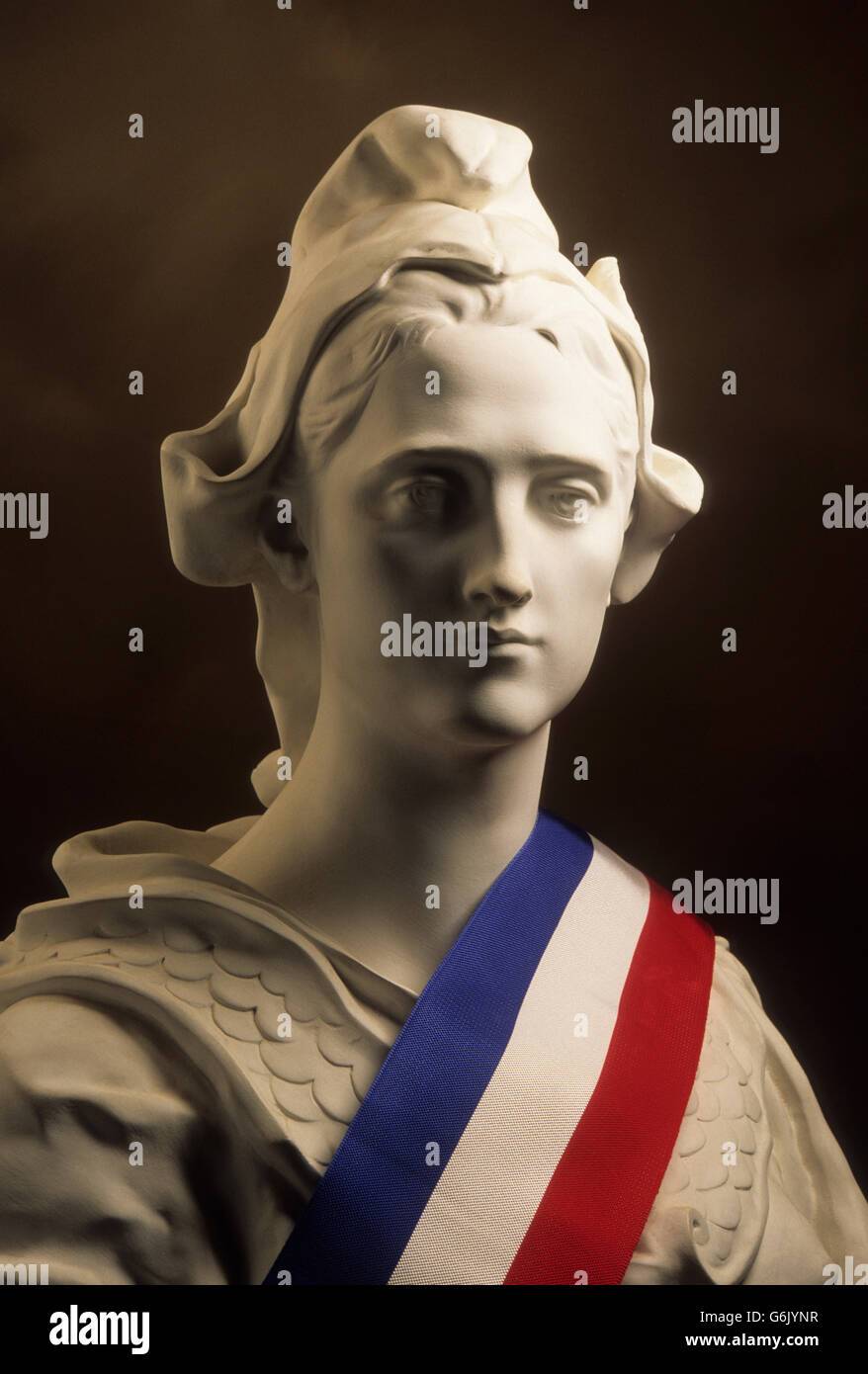 Statue De Marianne Symbole National De La Republique Francaise Avec Un Bandeau Dans Les Couleurs Nationales Francaises Photo Stock Alamy Statue De Marianne Symbole National De La Republique Francaise Avec Un Bandeau Dans Les Couleurs Nationales Francaises Photo Stock Alamy