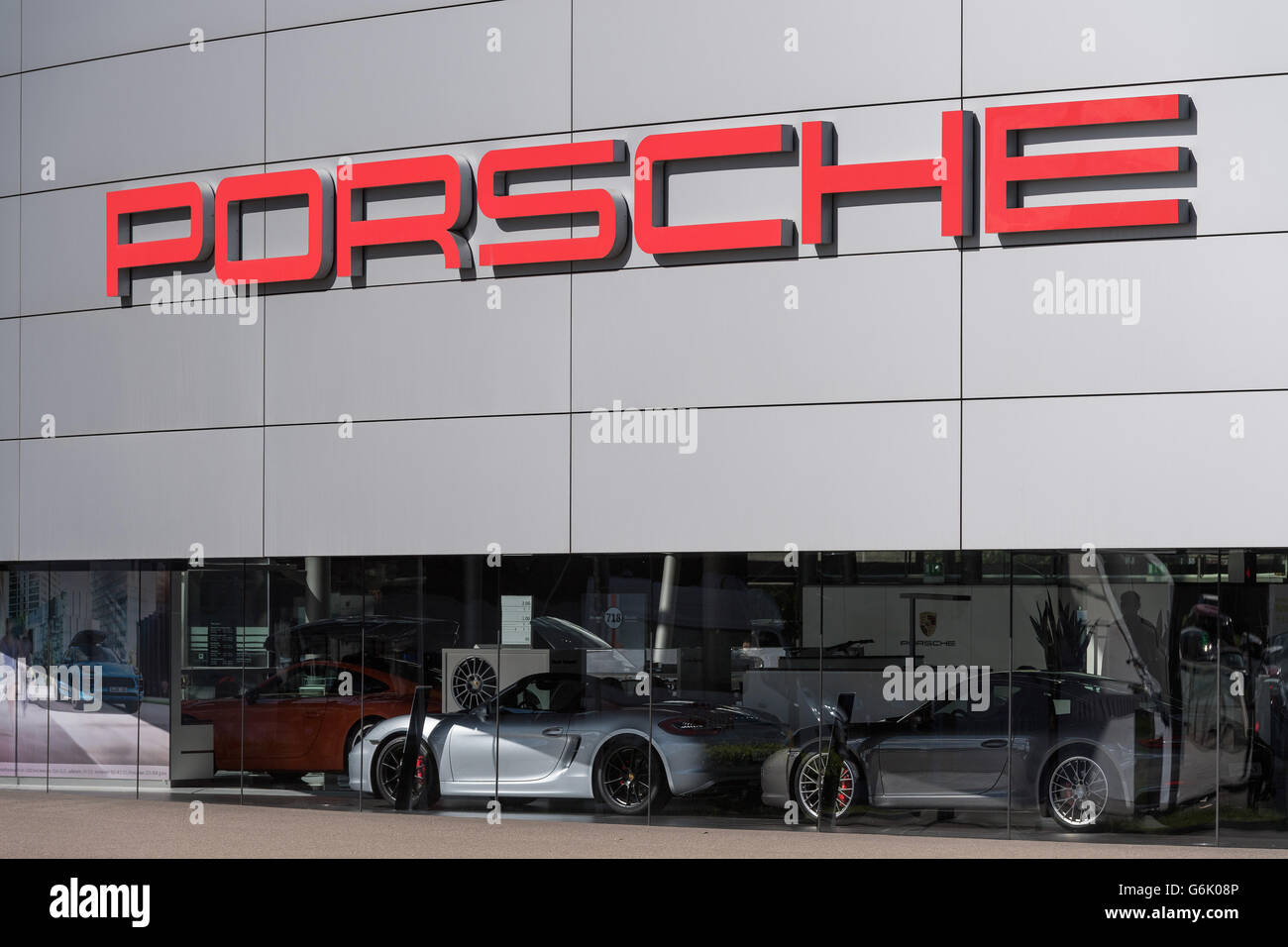 Le Centre Porsche de Zuffenhausen, Porscheplatz,, Stuttgart, Bade-Wurtemberg, Allemagne Banque D'Images