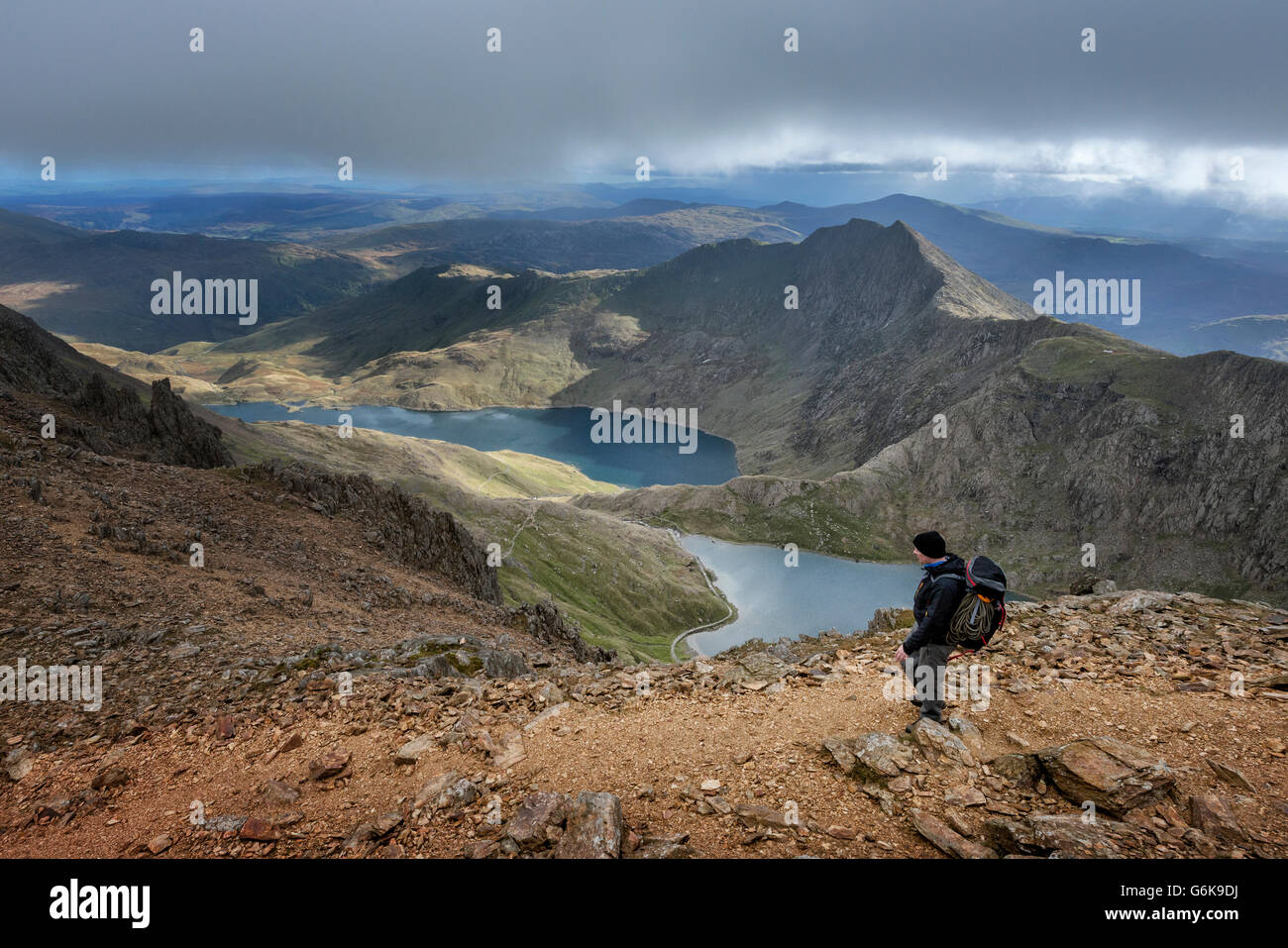 UK, au nord du Pays de Galles, Snowdonia, CWM Glas, Garnedd Ugain Clogwyn, y Parson, alpiniste Banque D'Images