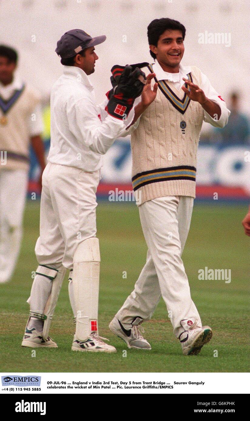09-JUL-96. Angleterre / Inde 3e test, jour 5 de Trent Bridge. Saurav Gangouly célèbre le cricket de min Patel Banque D'Images