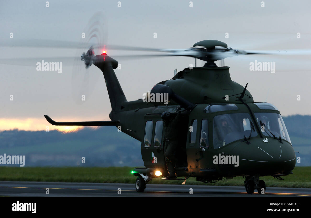 Un hélicoptère AW-139 après l'atterrissage à l'aérodrome de Casement, Baldonnel. Banque D'Images