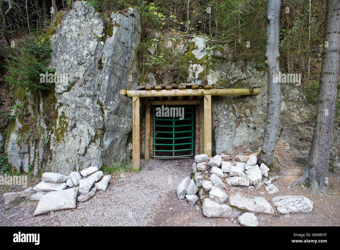 Osowka, Pologne. 7 mai, 2016. La Seconde Guerre mondiale complexe souterrain Nazi situé à l'intérieur de la montagne Osowka, Basse Silésie région. Banque D'Images
