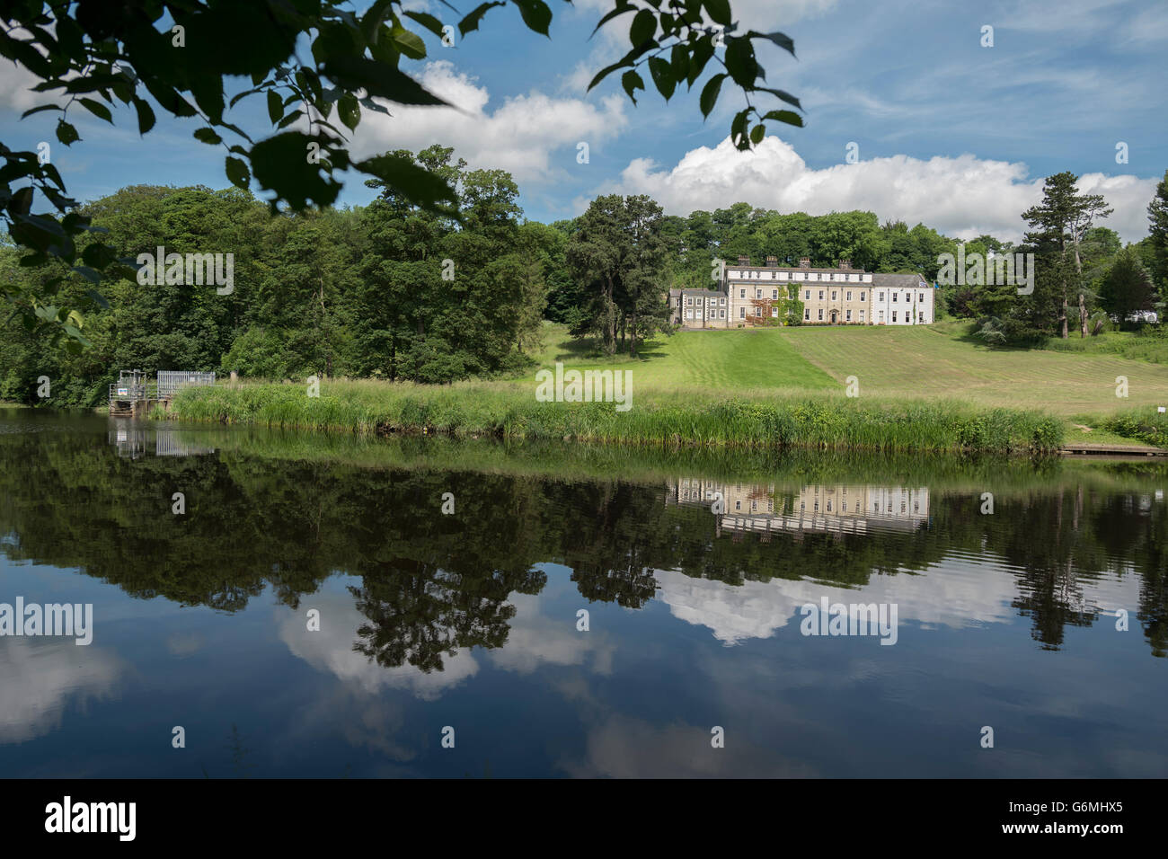 Waddow Hall, Clitheroe, Lancashire, sur les rives de la rivière Ribble. Banque D'Images