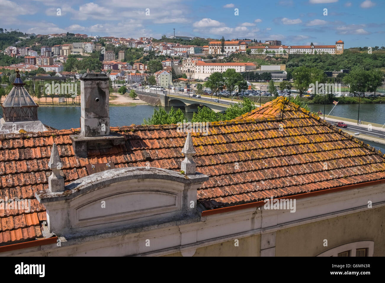 Une vue de la paroisse de Santa Clara, Coimbra, Portugal, région Centre, sur la rive sud de la rivière Mondego. Banque D'Images