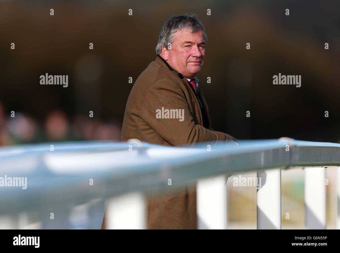 L'entraîneur Nigel Twiston-Davies pendant la Journée nationale des courses de Coral Welsh au champ de courses de Chepstow, Chepstow. Banque D'Images