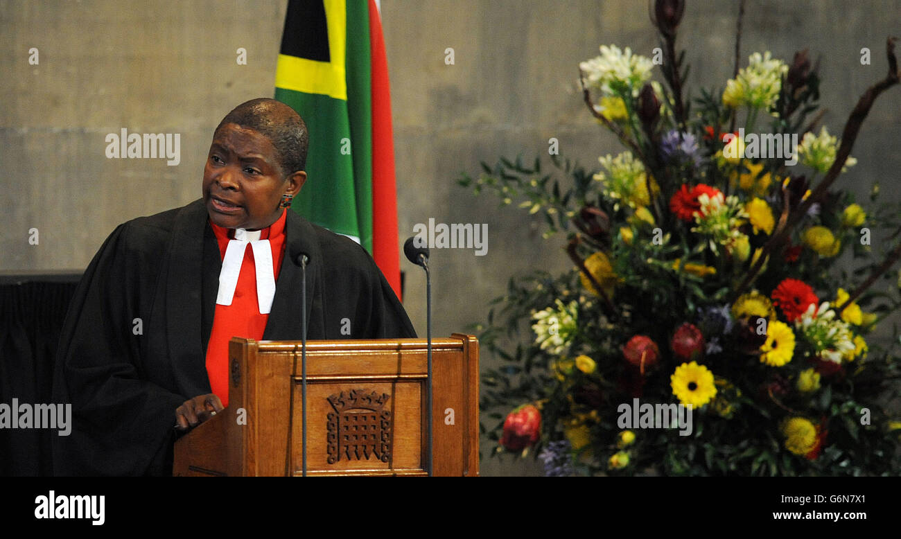 Le révérend Rose Hudson-Wilkin s'exprime à l'occasion de la célébration de la vie de Nelson Mandela qui s'est tenue au Westminster Hall, Chambre des communes, dans le centre de Londres. Banque D'Images