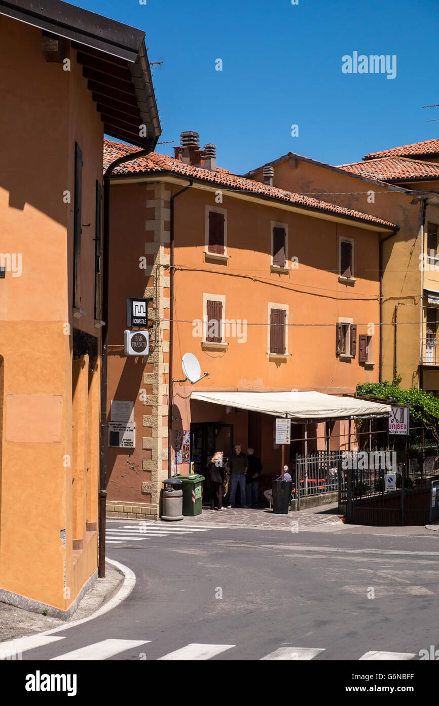Bar Franco dans le village de Monzuno, Italie Banque D'Images