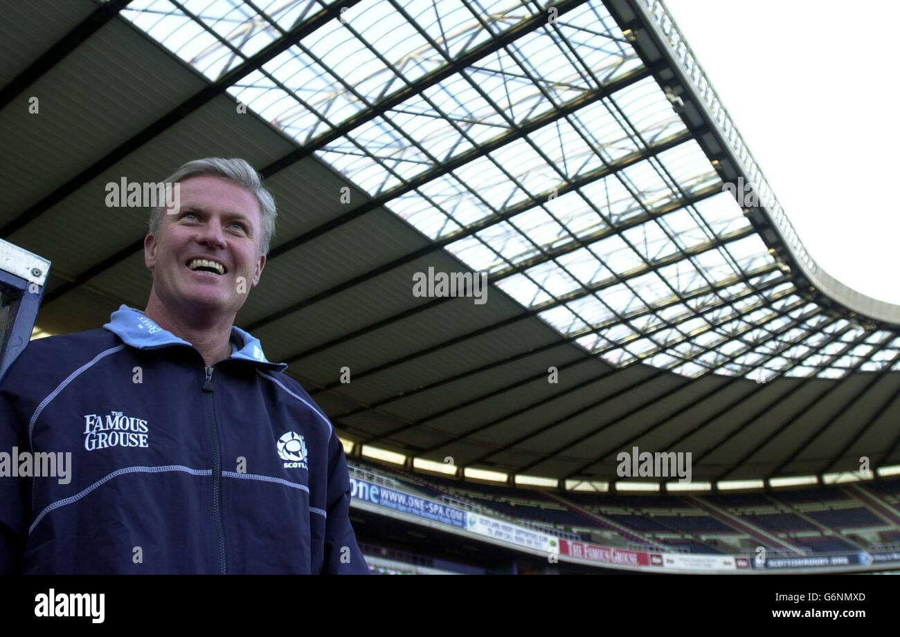 Matt Williams, nouvel entraîneur écossais de rugby, au stade Murrayfield d'Édimbourg, après avoir donné sa première conférence de presse. Matt Williams a nommé 14 joueurs sans tête dans son annonce de jeune équipe pour leur première session d'entraînement depuis la coupe du monde. Banque D'Images