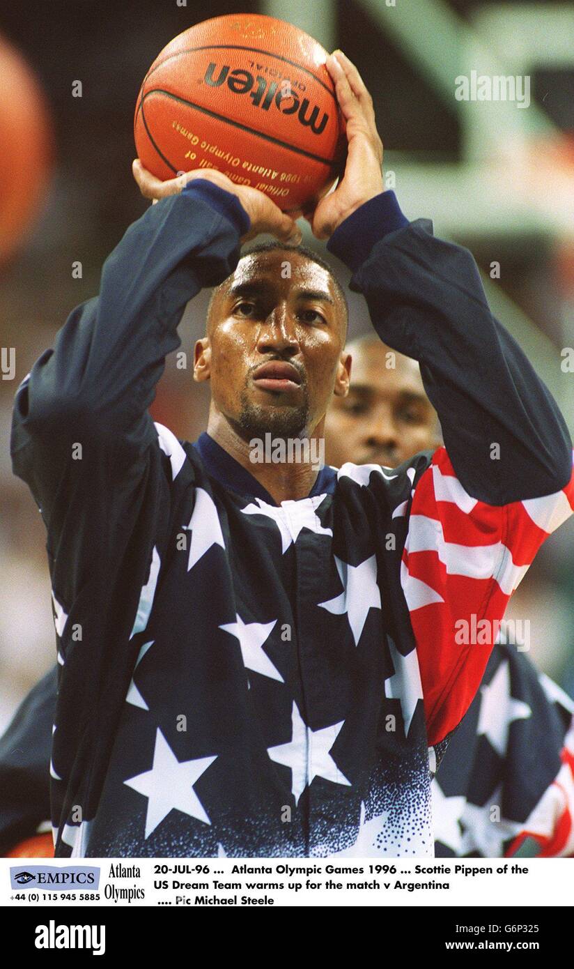 20-JUL-96 ... Jeux Olympiques d'Atlanta 1996 ... Scottie Pippen, de  l'équipe américaine Dream Team, se réchauffe pour le match contre  l'Argentine Photo Stock - Alamy