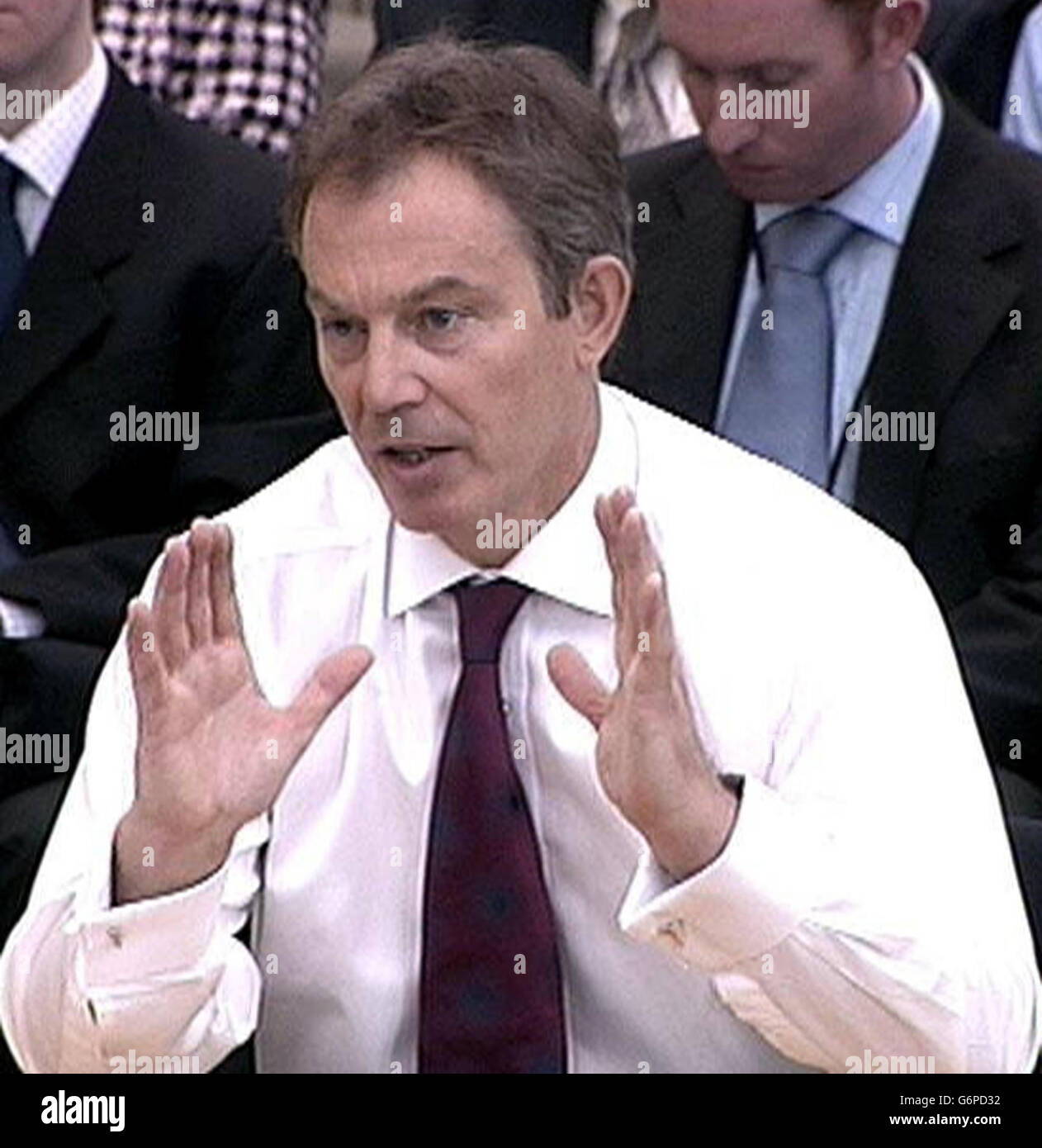 Le Premier ministre Tony Blair comparaît devant le Comité de liaison de la Chambre des communes, où il devrait annoncer une enquête sur les renseignements sur lesquels il a fondé sa décision d'aller en guerre avec l'Irak. Lors de la première de ses deux comparutions devant le comité cette année, le premier ministre a été interrogé pendant deux heures par un comité composé des présidents de divers comités spéciaux de la Chambre des communes. Banque D'Images