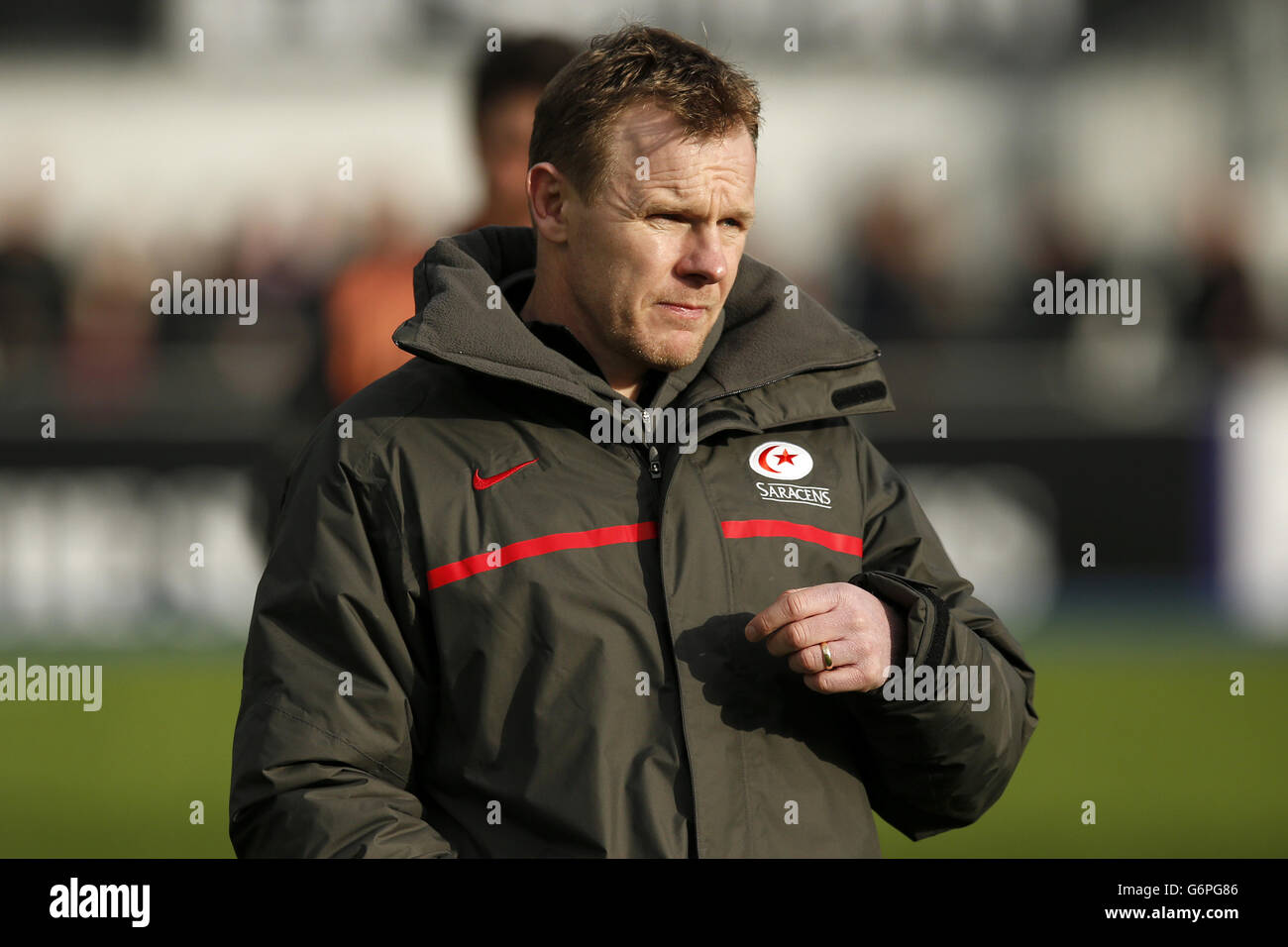 Rugby Union - Heineken Cup - Pool Three - Saracens / Connacht Rugby - Barnett Copthall.Mark McCall, entraîneur-chef de Saracens, avant la Heineken Cup, le match Pool Three à Barnett Copthall, Londres. Banque D'Images