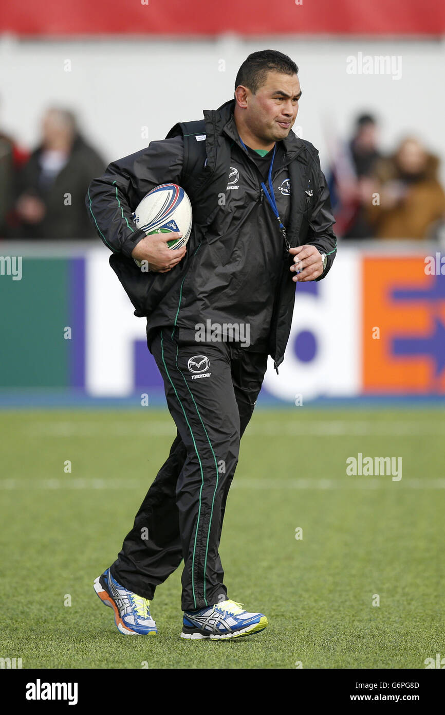 Rugby Union - Heineken Cup - Pool Three - Saracens / Connacht Rugby - Barnett Copthall.Pat Lam, entraîneur-chef du Connacht, avant le match de la Heineken Cup, Pool Three à Barnett Copthall, Londres. Banque D'Images