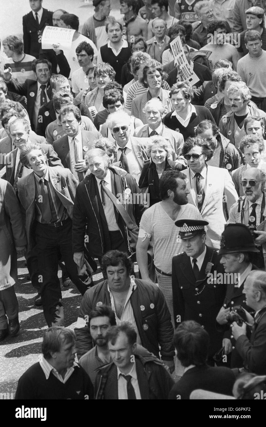 Politique - Mineurs de protestation au Parlement - Dennis Skinner et Arthur Scargill - Londres Banque D'Images