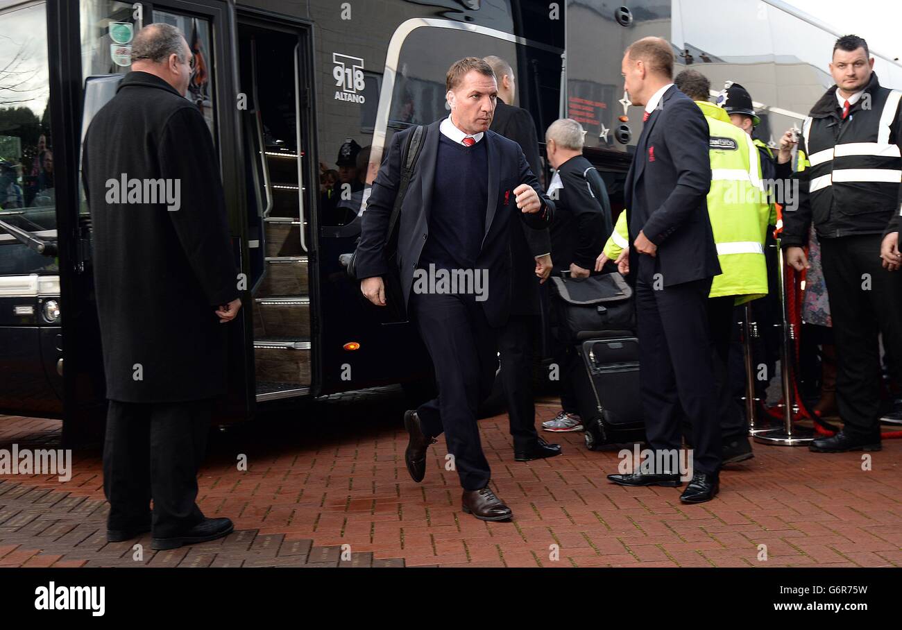 Brendan Rodgers, directeur de Liverpool, part du bus de l'équipe avant la FA Cup, le quatrième tour du match au stade Goldsands, à Bournemouth. Banque D'Images