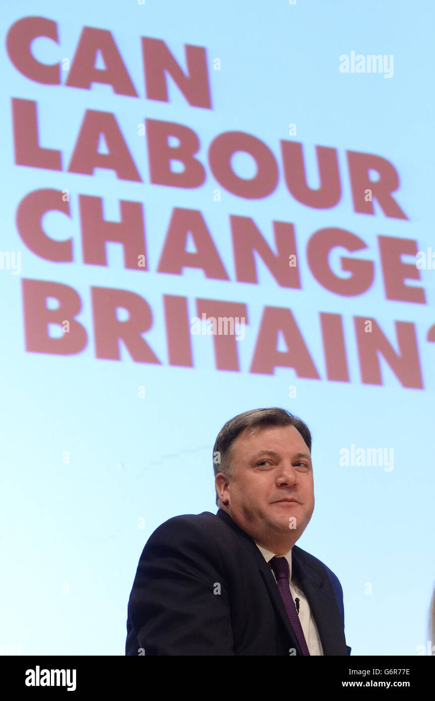 Ed Balls, chancelier de l'ombre, s'exprimant lors de la conférence annuelle de la Fabian Society à l'Institut de l'éducation de Londres. Banque D'Images