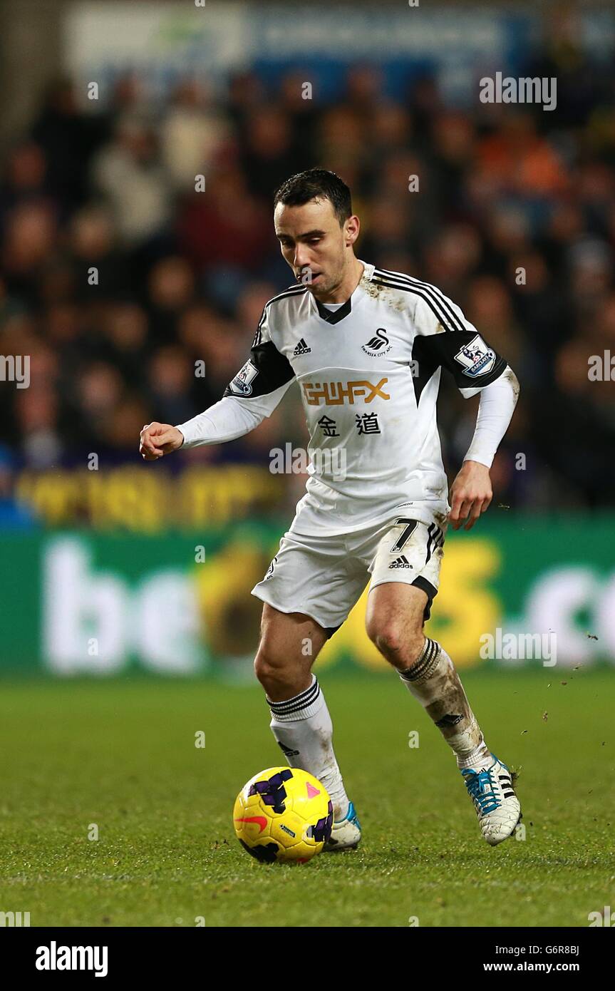 Football - Barclays Premier League - Swansea City v Fulham - Liberty Stadium.Leon Britton, Swansea City Banque D'Images