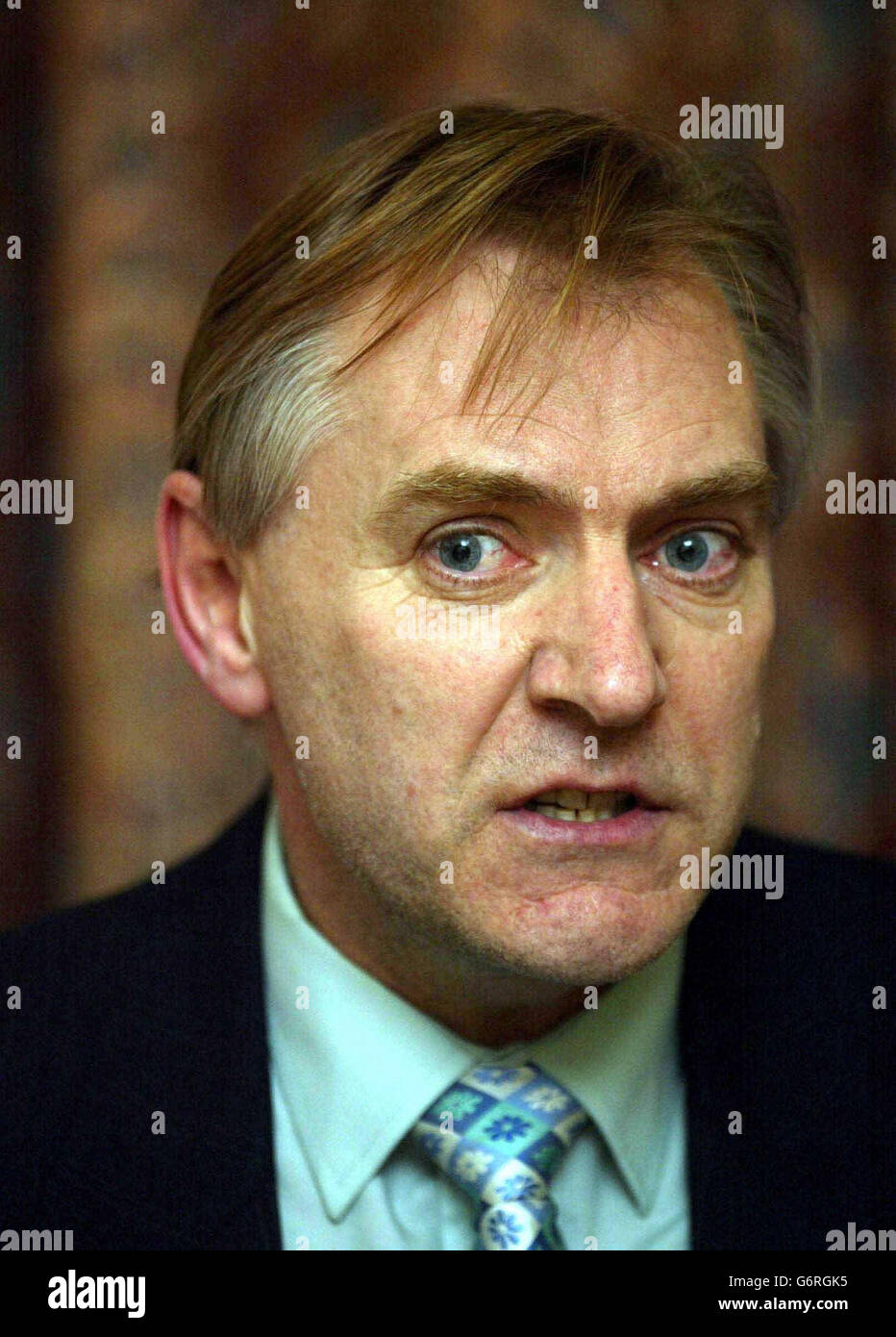 Le surintendant détective Bert Swanson, parle lors d'une conférence de presse à Édimbourg, à la suite de la découverte d'un corps démembré d'un homme trouvé dans un jardin, considéré comme celui d'Alan Wilson, 51 ans, ancien professeur principal d'histoire à l'école secondaire James Gillespie à Édimbourg.M. Wilson a été condamné pour avoir agressé sexuellement trois élèves.Les restes ont été découverts par la police dans une tombe peu profonde à un tenement à Édimbourg.Swanson a dit: 'Alan avait probablement été mort pendant un certain nombre de jours avant que son corps ait été découvert. Banque D'Images