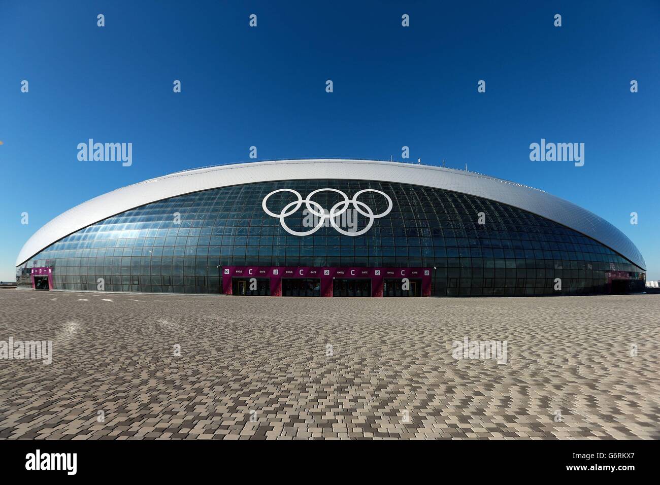 Une vue générale du dôme de glace Bolchoï dans le Parc Olympique, Sotchi, Russie. Banque D'Images