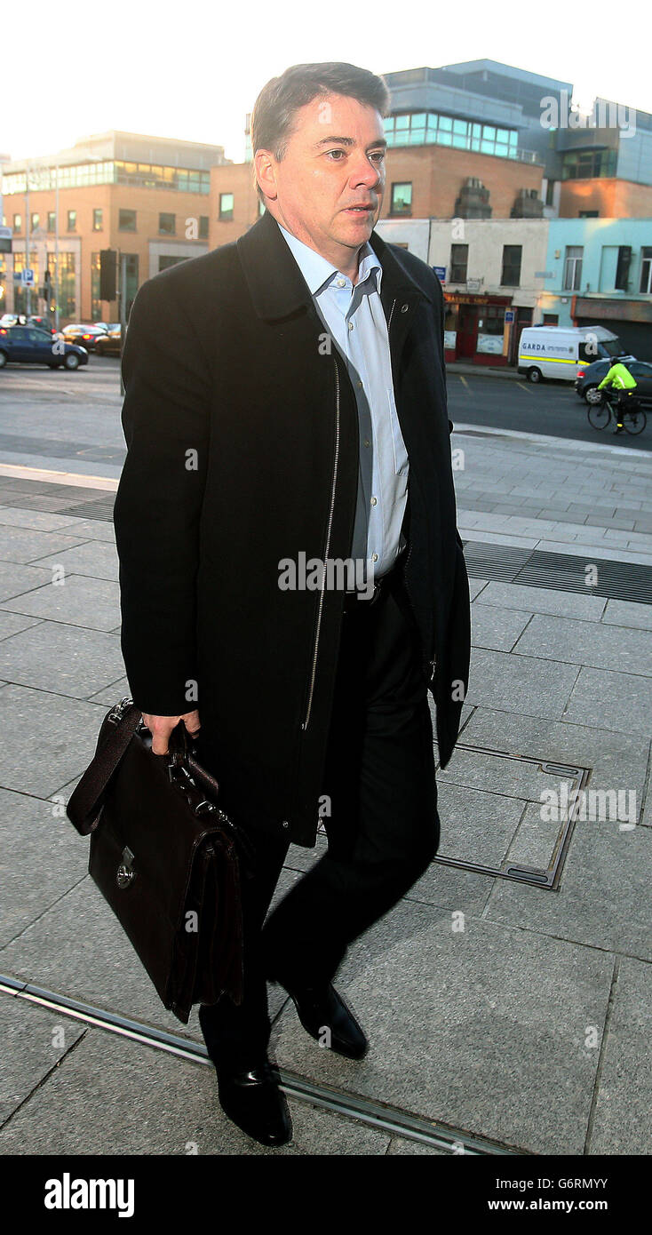 Pat Whelan, ancien dirigeant d'Anglo Irish Bank, arrive au circuit Criminal court de Dublin, lors du procès pour fraude des anciens dirigeants d'Anglo Irish Bank. Banque D'Images