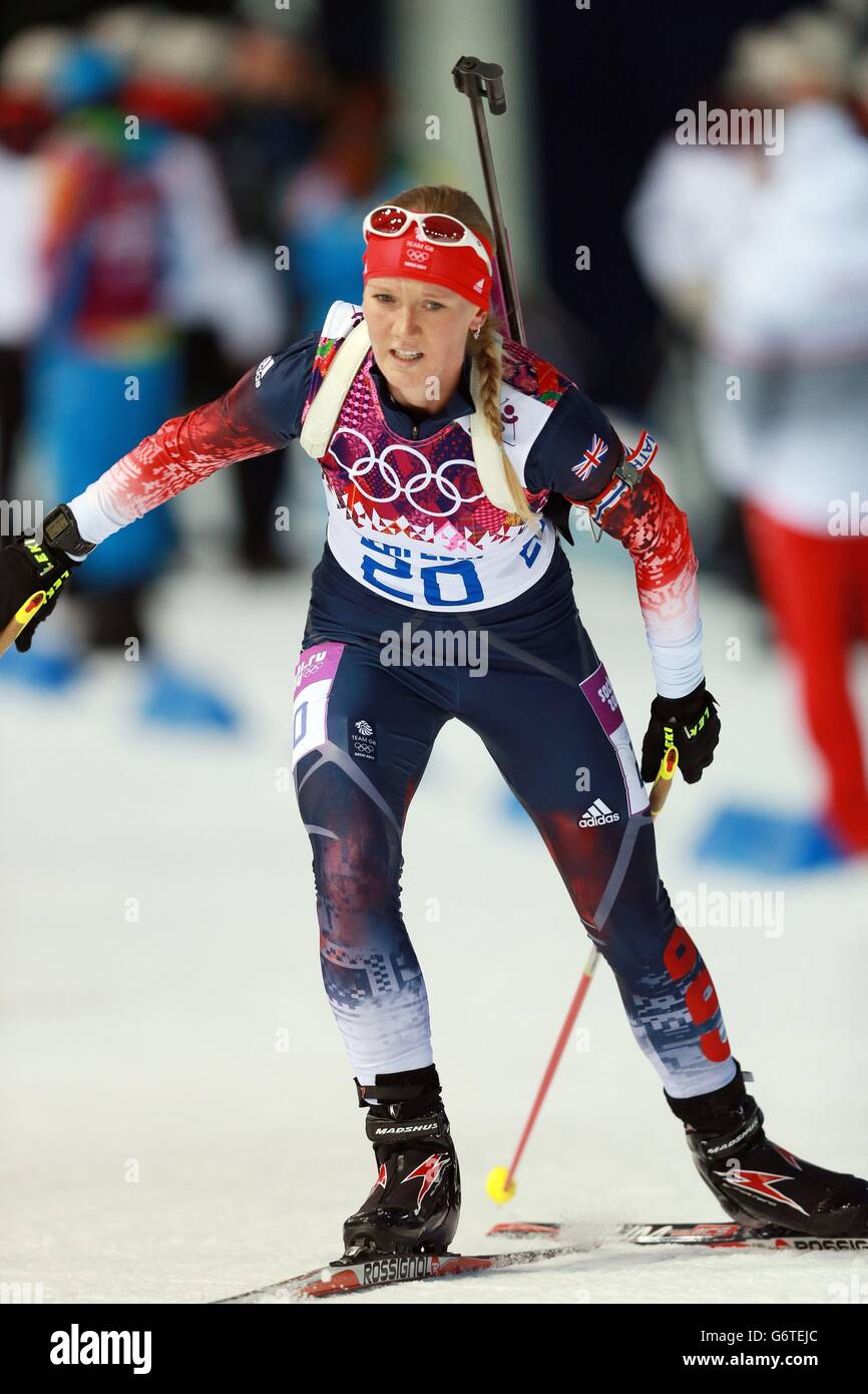 Amanda Lightfoot, en Grande-Bretagne, participe au sprint de biathlon féminin de 7,5 km lors des Jeux Olympiques de Sotchi en Russie en 2014. Banque D'Images