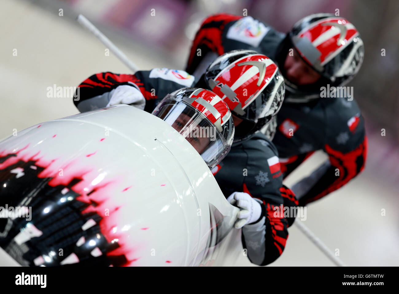 Jeux olympiques d'hiver de Sotchi - jour 12.Bob de Pologne conduit par Dawid Kupczyk pendant l'entraînement de bobsleigh Banque D'Images