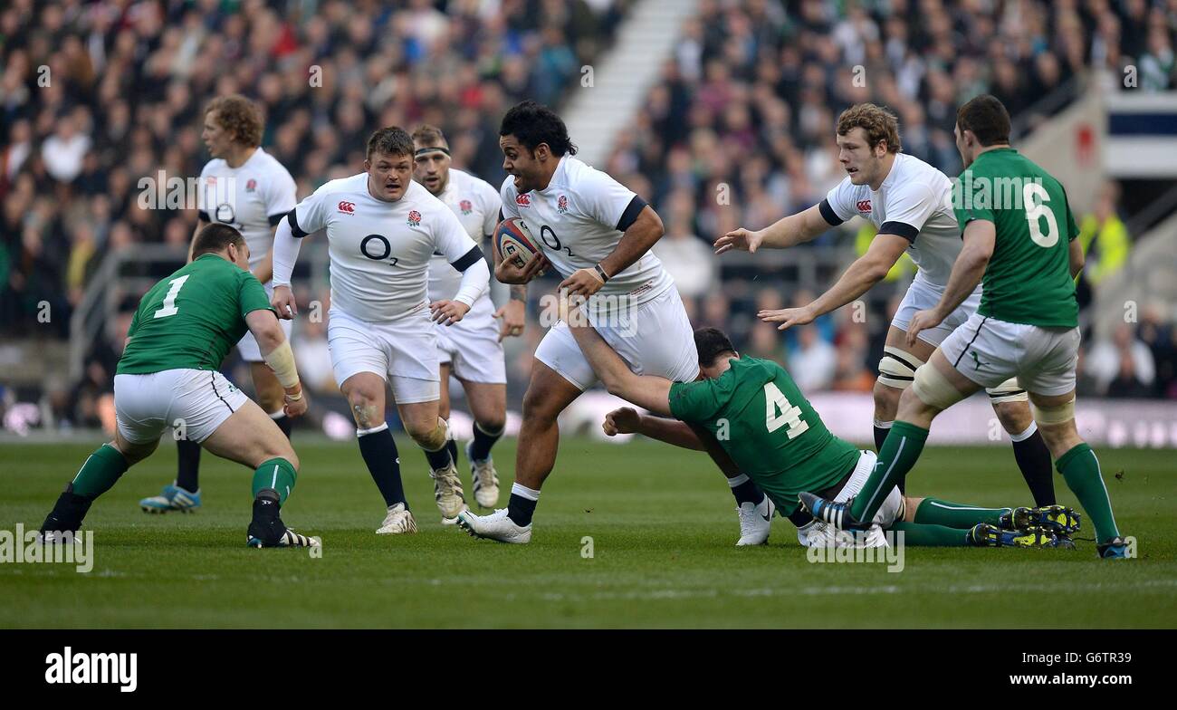 Billy Vunipola (au centre), en Angleterre, s'éloigne d'un match de Devin toner en Irlande lors du match des RBS 6 Nations au stade de Twickenham, à Londres. Banque D'Images
