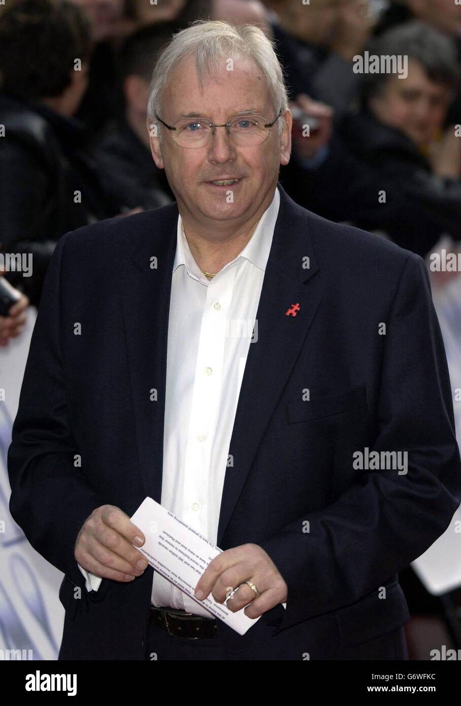 Pete Waterman, producteur musical, arrive pour la représentation spéciale de la comédie musicale Mamma Mia de West End !Pour célébrer son 5e anniversaire au Prince Edward Theatre, dans le centre de Londres. Banque D'Images