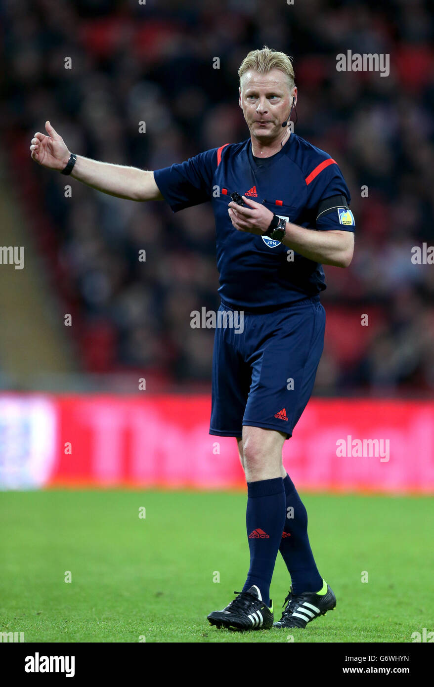 Football - International friendly - Angleterre v Danemark - Stade Wembley. Arbitre Kevin Blom Banque D'Images