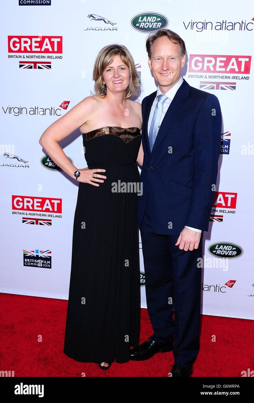 Le consul britannique Chris O'Connor et son épouse Martha assistent à la GRANDE réception du film britannique à la résidence du consul britannique à Los Angeles, aux États-Unis. Banque D'Images