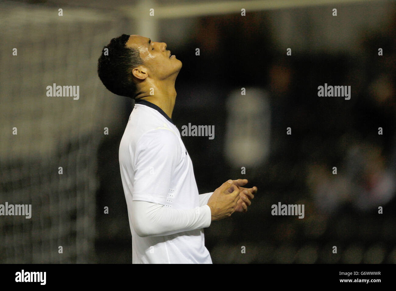 - Football 2015 Championnat d'Europe des moins de 21 - Qualifications - Un groupe - Angleterre U21's v Pays de Galles U21's - iPRO Stadium Banque D'Images