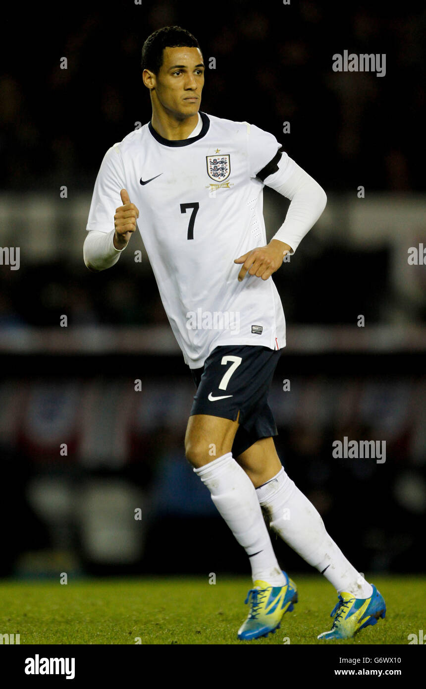 - Football 2015 Championnat d'Europe des moins de 21 - Qualifications - Un groupe - Angleterre U21's v Pays de Galles U21's - iPRO Stadium Banque D'Images